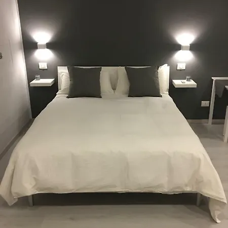 The Lux Mergellina 2* Naples